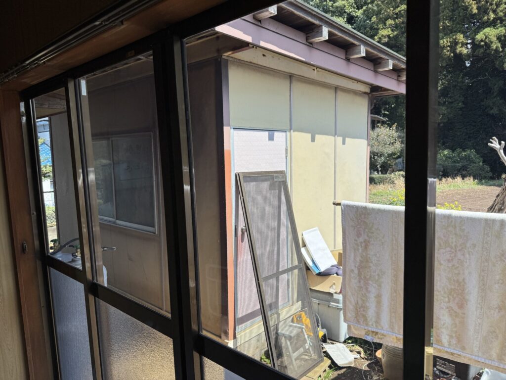 窓ガラス遮熱断熱塗装