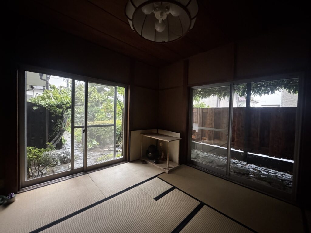 窓ガラス遮熱断熱塗装